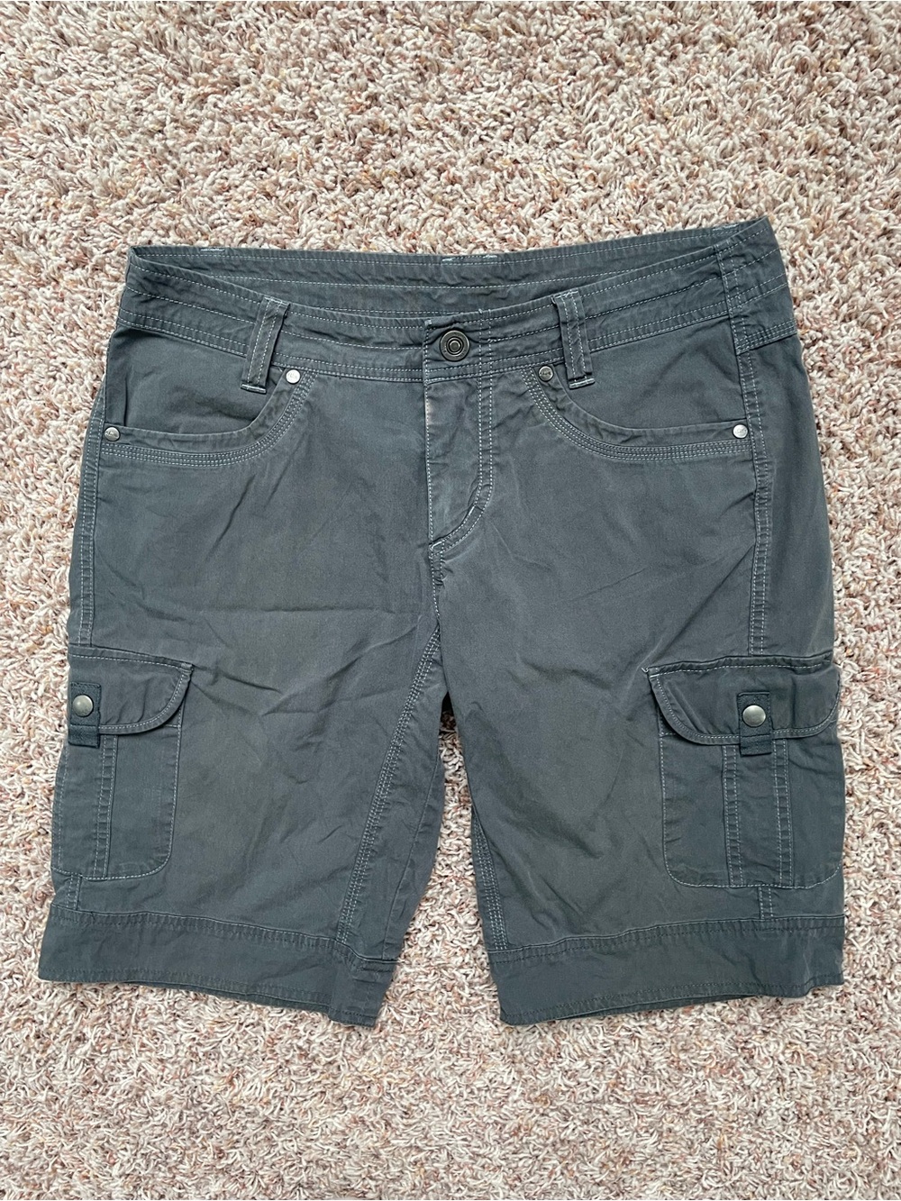 Kuhl Dark Grey Cargo Hiking Outdoor Shorts Utility Style Pockets Women Size 6